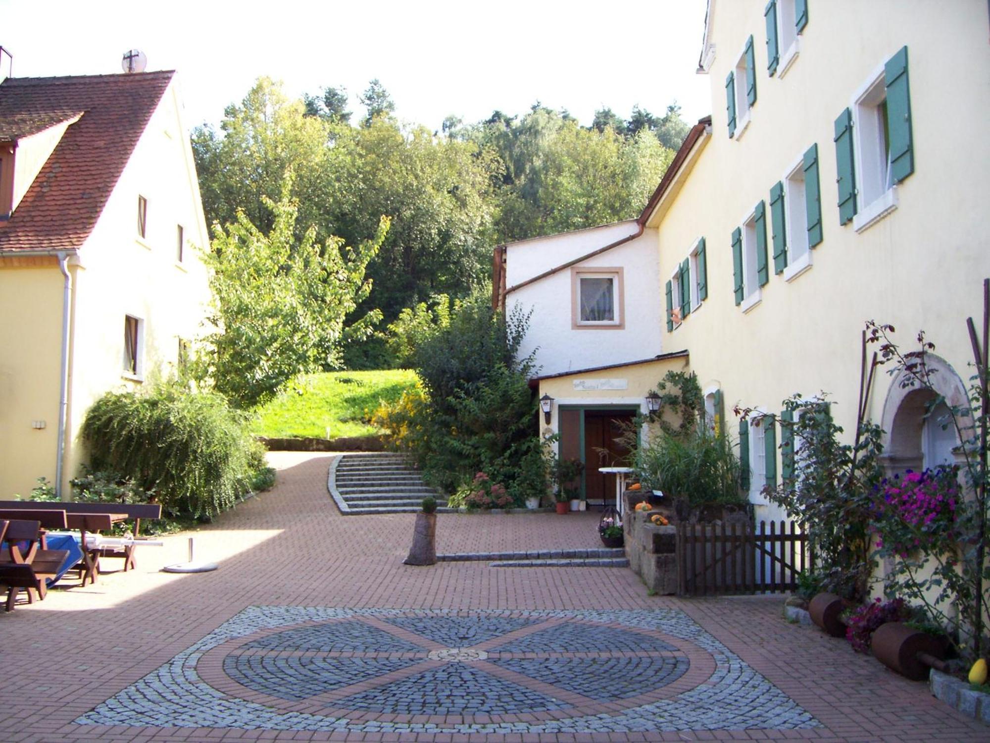 Landgasthof Gotzenmuhle Hotel Lichtenau  Exterior photo